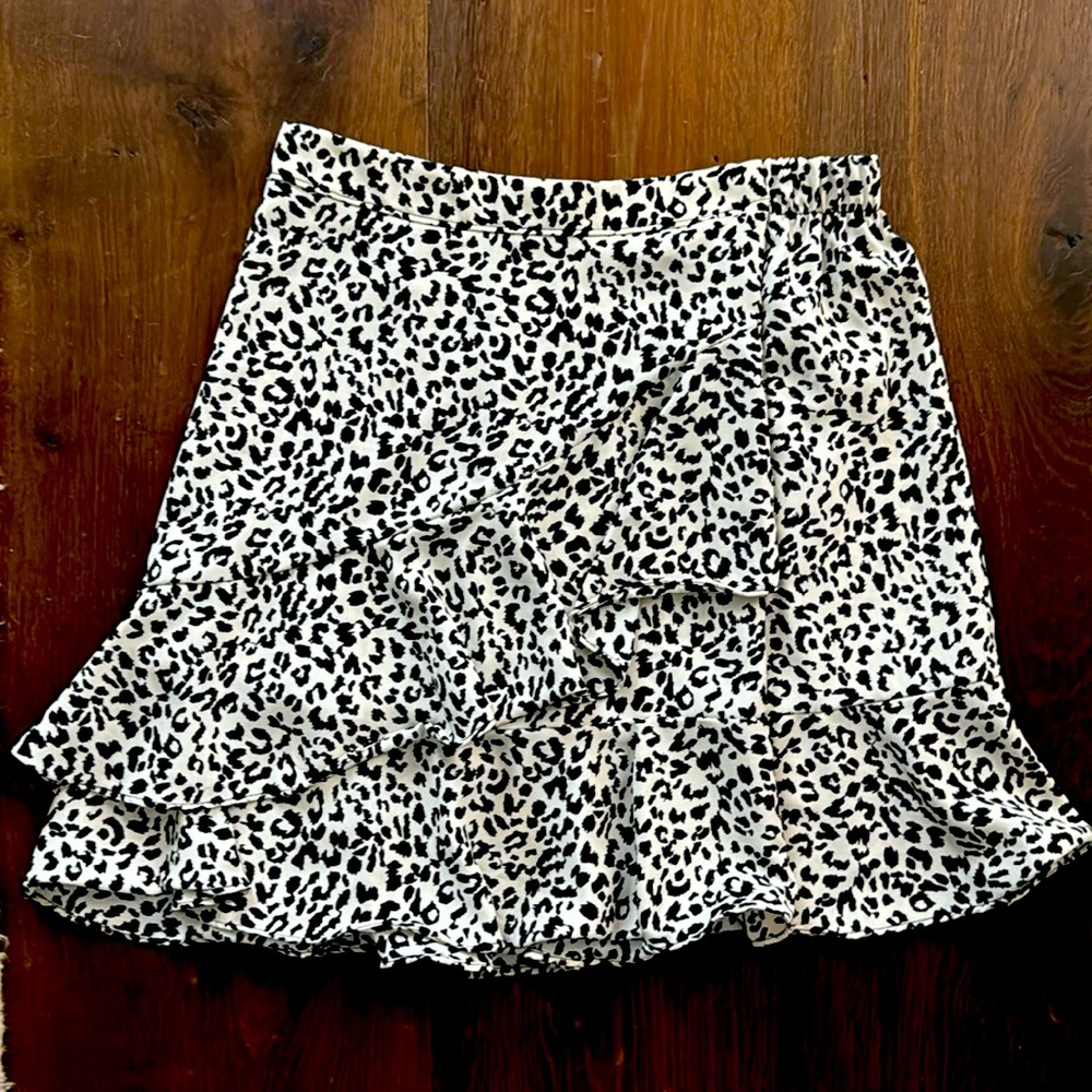 Black and white animal print mini skirt